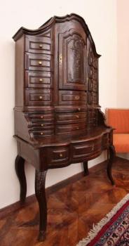 Barokní sekretář ze sakristie 18. století Barokní sekretář ze sakristie 18. století