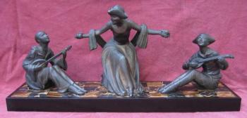 Dáma s pieroty Dáma s pieroty