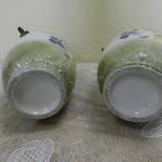 Párové vázy s motivem květin Párové vázy s motivem květin