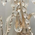 Párové tereziánské nástěnné lampy s křišťály Párové tereziánské nástěnné lampy s křišťály