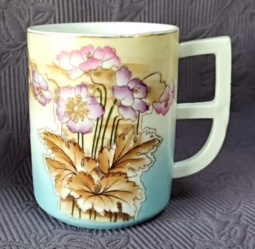 Hrnek - Secesní - květinový motiv Hrnek - Secesní - květinový motiv