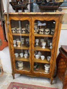 Skleník s mramorovou deskou  Skleník s mramorovou deskou