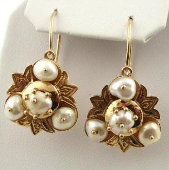 Výrazné zlaté perlové visací náušnice Výrazné zlaté perlové visací náušnice