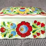 Dóza - lidový květin. motiv s ptáčky Dóza - lidový květin. motiv s ptáčky