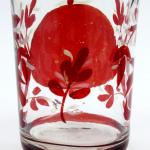 Sklenice s rubínovou lazurou s medailonem Sklenice s rubínovou lazurou s medailonem