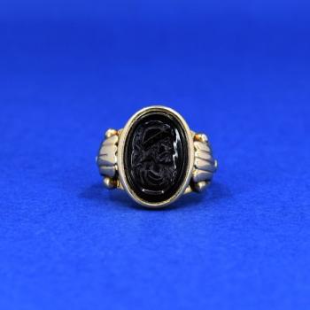 Zlatý pečetní prsten s kamejí Zlatý pečetní prsten s kamejí