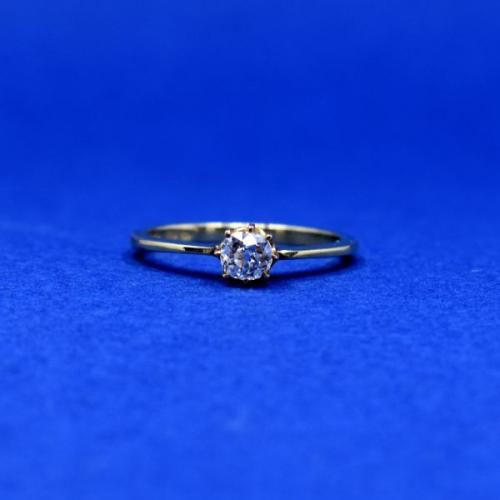 Bílozlatý prsten s briliantem Bílozlatý prsten s briliantem
