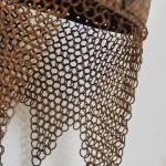 Perská bojová helma s gravírováním Perská bojová helma s gravírováním