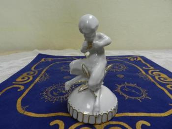 Bílá porcelánová soška Fauna Bílá porcelánová soška Fauna