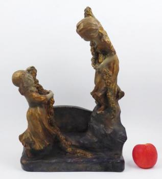 Dívky s květinovými girlandami Dívky s květinovými girlandami