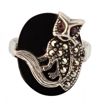 Stříbrný prsten Art Deco - kočka na onyxu s granát Stříbrný prsten Art Deco - kočka na onyxu s granát