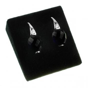 Zlaté náušnice s ametysty a brilianty. Zlaté náušnice s ametysty a brilianty.