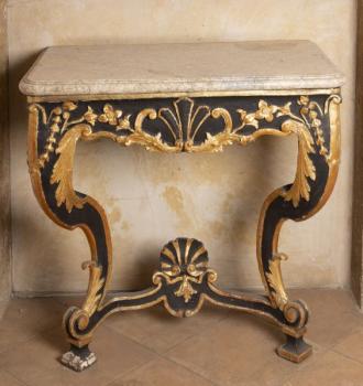 275. Konzolový stolek v barokním stylu 275. Konzolový stolek v barokním stylu