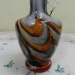 Džbán skleněný s tordovaným uchem Džbán skleněný s tordovaným uchem