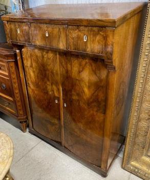 Skřínka se zásuvkami Biedermeier  Skřínka se zásuvkami Biedermeier