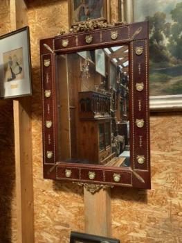 Zrcadlo s mosaznými doplnky  Zrcadlo s mosaznými doplnky