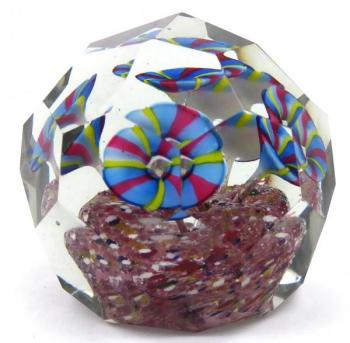 Těžítko s modrými pruhovanými květy Těžítko s modrými pruhovanými květy