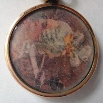 Pozlacený kulatý přívěsek - otevírací Pozlacený kulatý přívěsek - otevírací