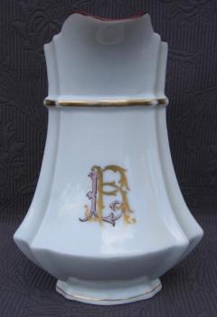 Mléčenka s monogramem LR/RL, zn. Geschützt  Mléčenka s monogramem LR/RL, zn. Geschützt