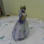 Dívka s maskou Dívka s maskou