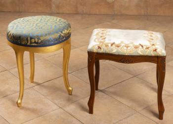 211. Dvě čalouněné stoličky 211. Dvě čalouněné stoličky