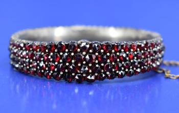 Granátový náramek čtyřřadý Granátový náramek čtyřřadý