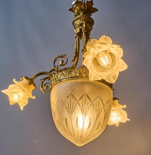 Starožitný secesní lustr Starožitný secesní lustr