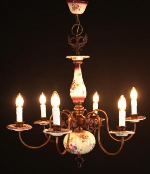 Zrestaurovaný porcelánový lustr Zrestaurovaný porcelánový lustr