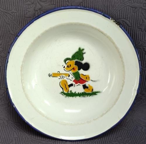 Smaltovaný talíř hluboký, dětský motiv, zn. Sfinx  Smaltovaný talíř hluboký, dětský motiv, zn. Sfinx