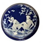 DÓZA PORCELÁNOVÁ MODRÁ ANTICKÝ MOTIV DÓZA PORCELÁNOVÁ MODRÁ ANTICKÝ MOTIV