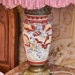 Párové stolní lampy Satsuma z období Meidži Párové stolní lampy Satsuma z období Meidži