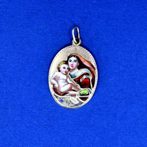 Zlatý přívěsek s Madonou, Čechy, 1900 Zlatý přívěsek s Madonou, Čechy, 1900