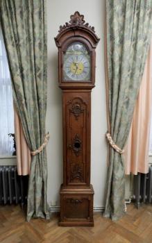Lutyšské podlahové hodiny z 18. století. Funkční Lutyšské podlahové hodiny z 18. století. Funkční