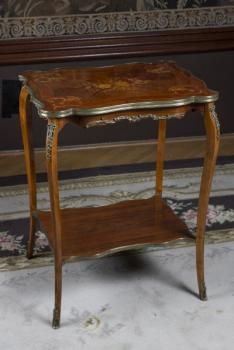 28. Stolek v rokokovém stylu Ludvík XV. 28. Stolek v rokokovém stylu Ludvík XV.