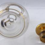 Karafa se zlaceným úchytem, nálevkou a zátkou Karafa se zlaceným úchytem, nálevkou a zátkou