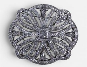 Stříbrná brož s diamanty Stříbrná brož s diamanty