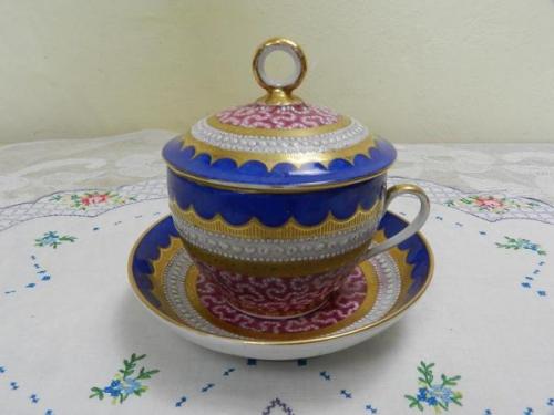 Větší hrnek, ŠaPo s poklopem - Empír Větší hrnek, ŠaPo s poklopem - Empír