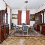 Starožitný rozkládací stůl dub, řezbovaný Starožitný rozkládací stůl dub, řezbovaný