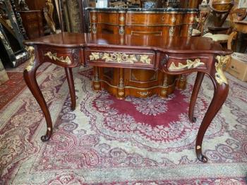 Prostorový psací stůl mahagonový  Prostorový psací stůl mahagonový