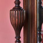 Anglický příborník s velkým zrcadlem – ručně vyřez Anglický příborník s velkým zrcadlem – ručně vyřez