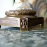 Cassolette vázy. Mramor a zlacený bronz V 62cm Cassolette vázy. Mramor a zlacený bronz V 62cm