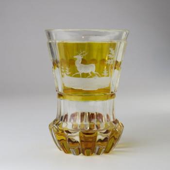 Biedermeierová číše s jelenem Biedermeierová číše s jelenem