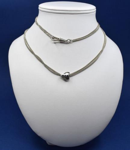 Stříbrný řetěz k lorňonu, 1900 Stříbrný řetěz k lorňonu, 1900