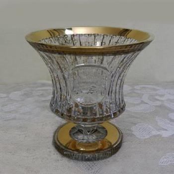 Masivní broušená váza - Nový Bor Masivní broušená váza - Nový Bor