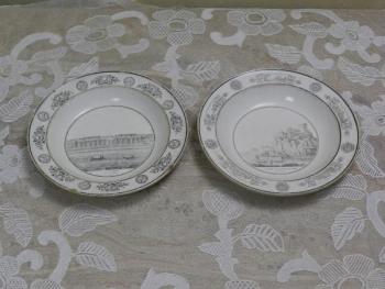 2 kameninové talíře - Paris, France 2 kameninové talíře - Paris, France