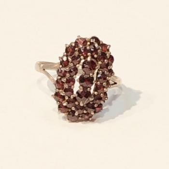 Granátový prsten Granátový prsten
