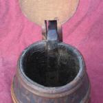 Korbel z několika druhů dřev, s intarzií Korbel z několika druhů dřev, s intarzií