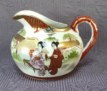 Mléčenka, Satsuma, Japonsko  Mléčenka, Satsuma, Japonsko