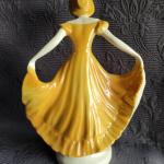 Dáma ve žlutém, Duchcov, Royal Dux Dáma ve žlutém, Duchcov, Royal Dux