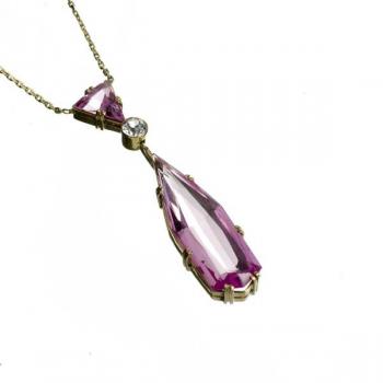 Zlatý závěs se spinely a safíry Zlatý závěs se spinely a safíry